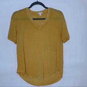 5/$25 Mustard yellow Nordstrom vneck Abound top